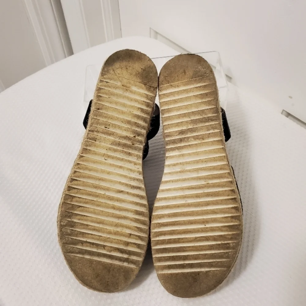 CUSHIONAIRE Black Espadrille Sandals Size 9, Preppy, Classic